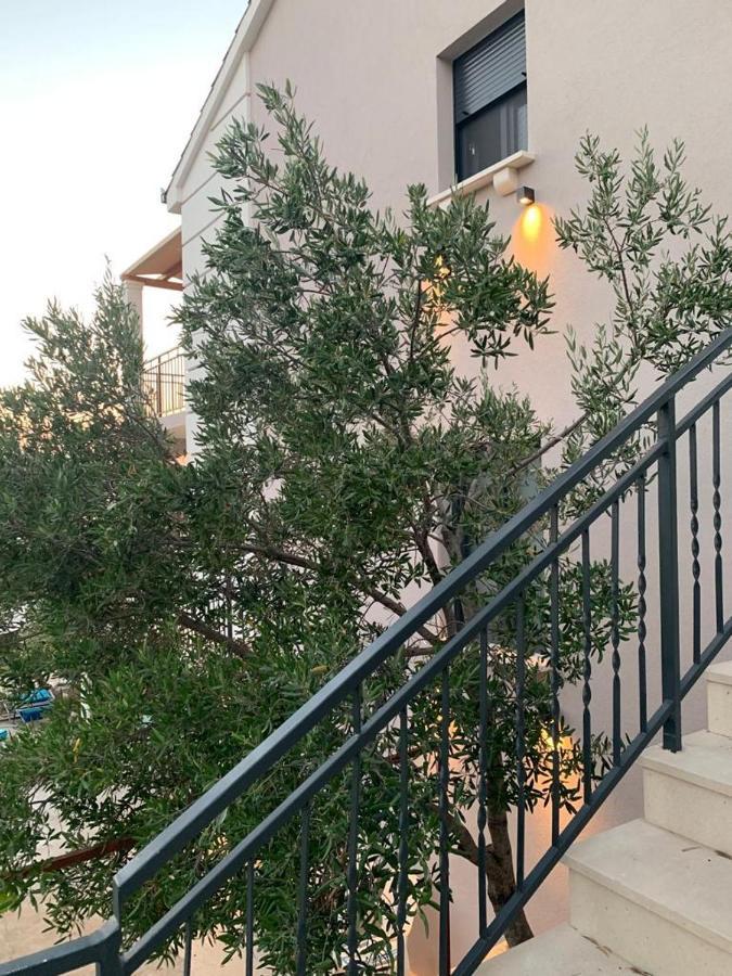 Apartman Vitanov Vinisce Exterior foto